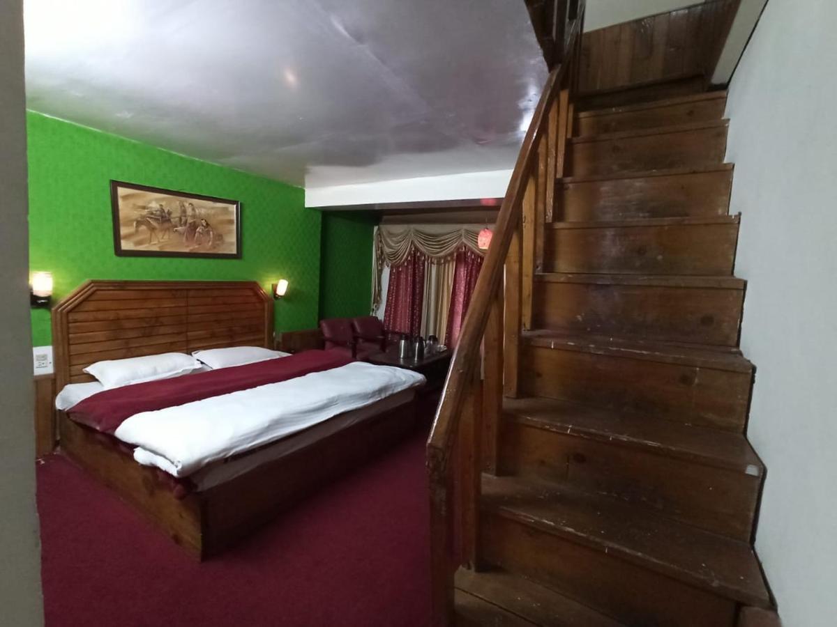 Hotel Him View Manāli エクステリア 写真